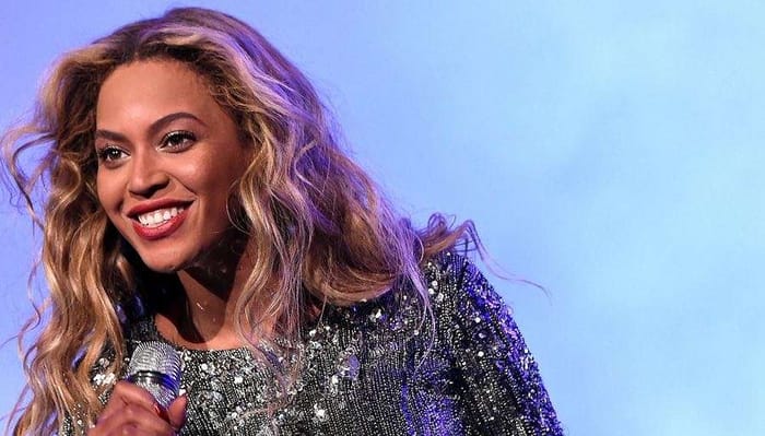Beyonce Beyonce Knowles in Sequin Dress On Stage Head Shot